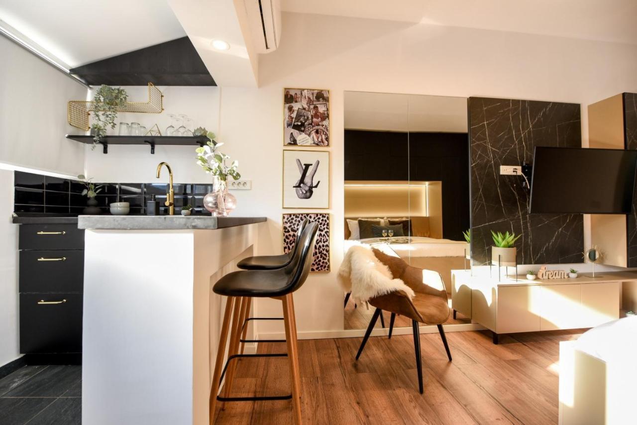 Calea Victoriei Modern Studio - Escape In The City Center Bukarest Exterior foto