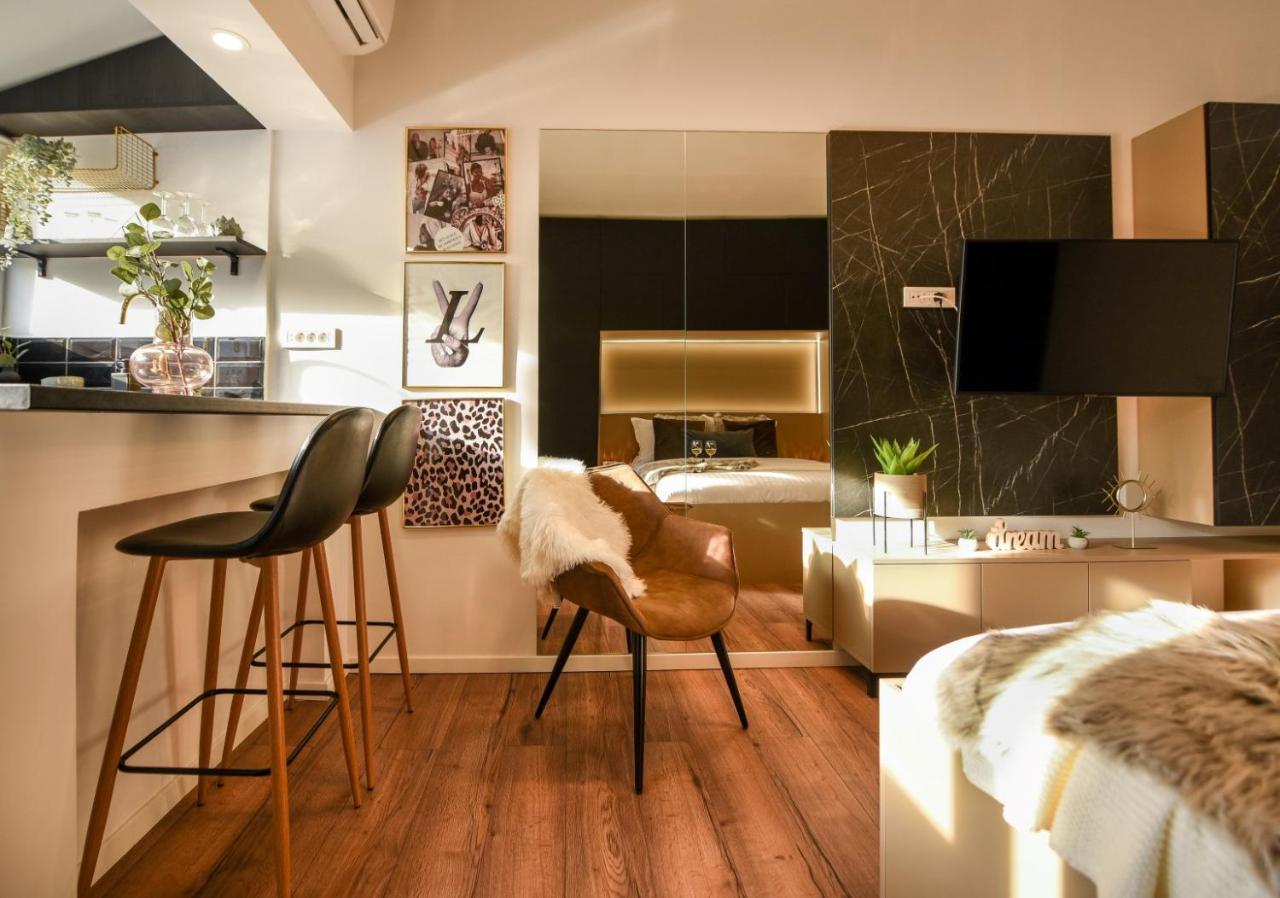 Calea Victoriei Modern Studio - Escape In The City Center Bukarest Exterior foto